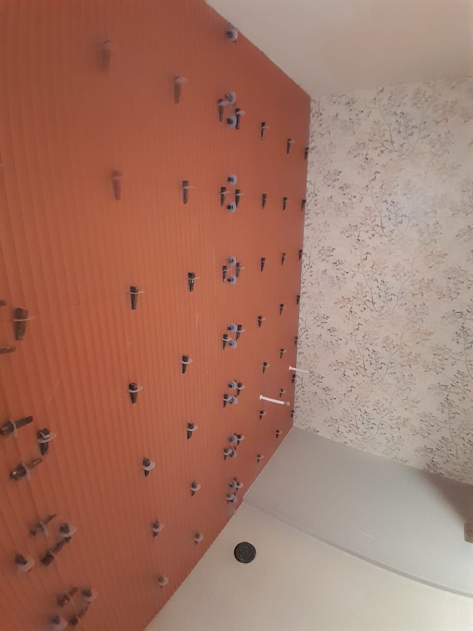Alicatado acanalado en colocación con niveladores