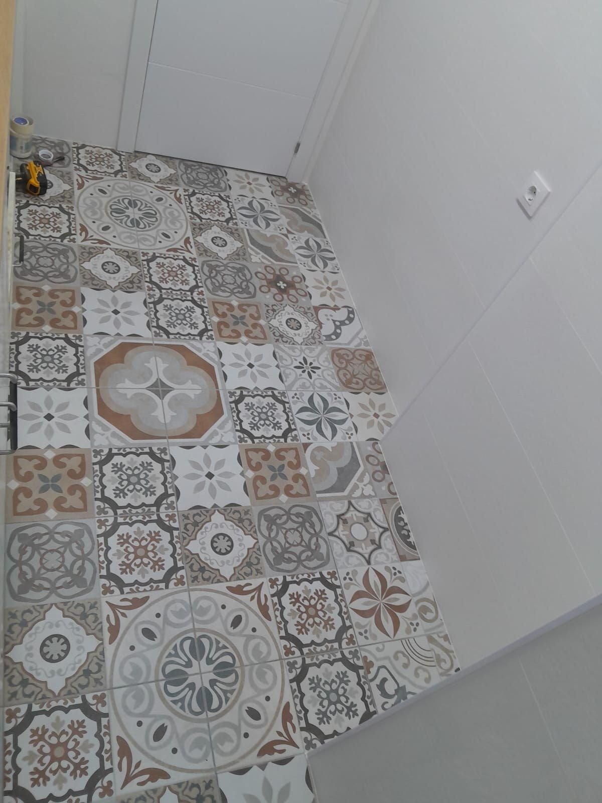 Suelo hidráulico en la cocina